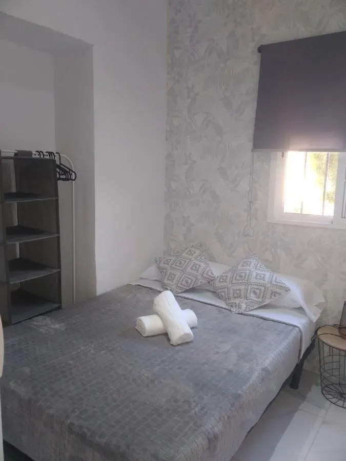 Precioso Apartamento Moderno Cerca Del Carrefour Rosaleda Malaga 0*,  Spain