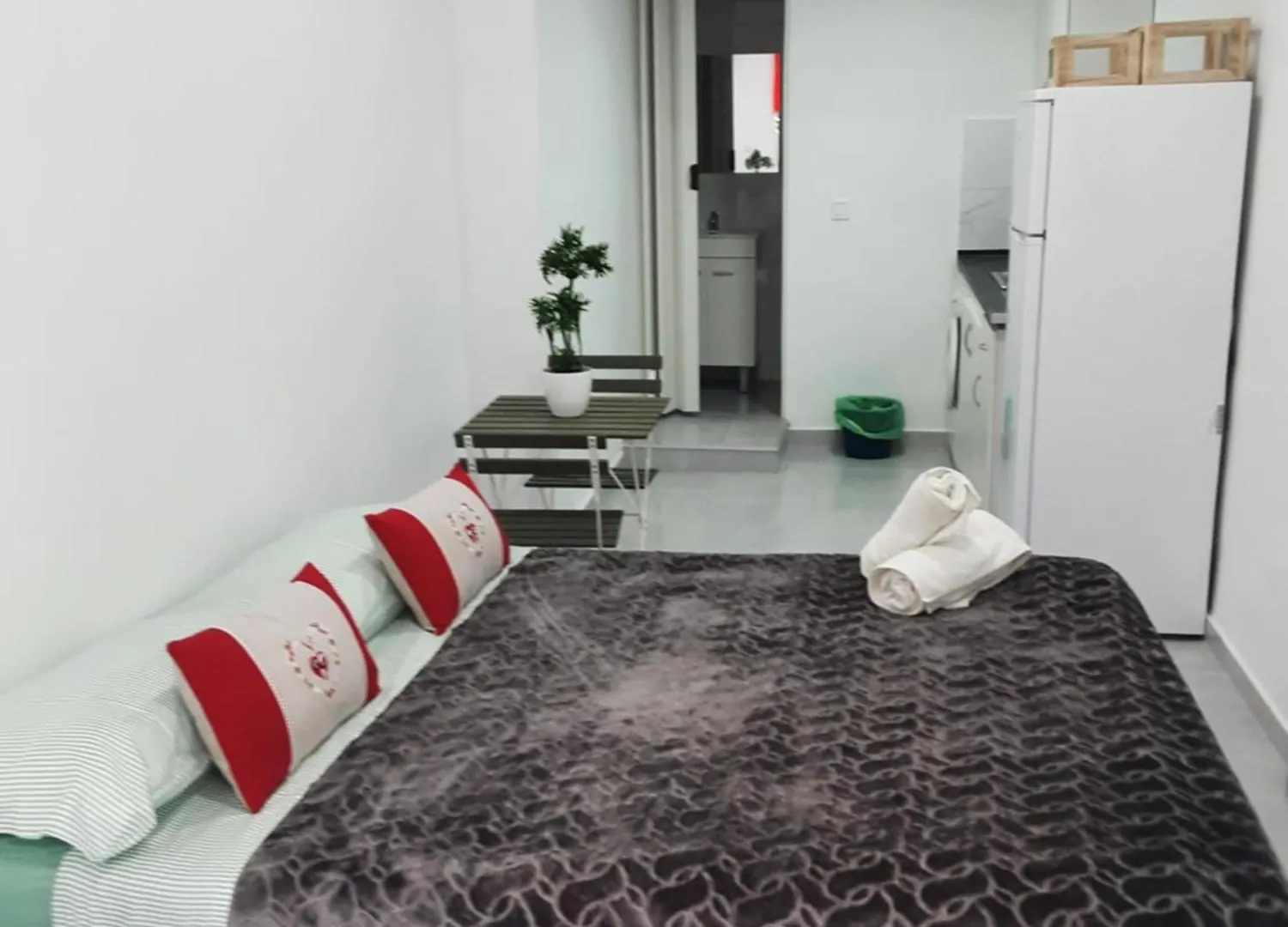 Precioso Apartamento Moderno Cerca Del Carrefour Rosaleda Malaga Apartment